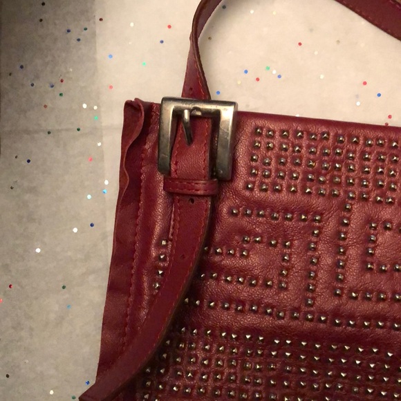 INGE RED STUDDED CROSSBODY HANDBAG. - Picture 3 of 8